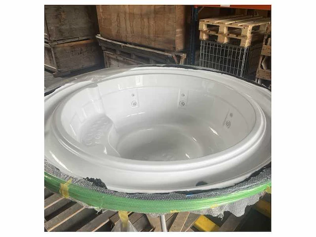 Victoria spa sumatra d248 mm build in round 6-person jacuzzi - afbeelding 2 van  6