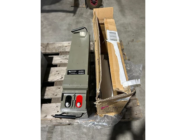 Victron energy accu 12v 200ah - nieuw - afbeelding 1 van  3
