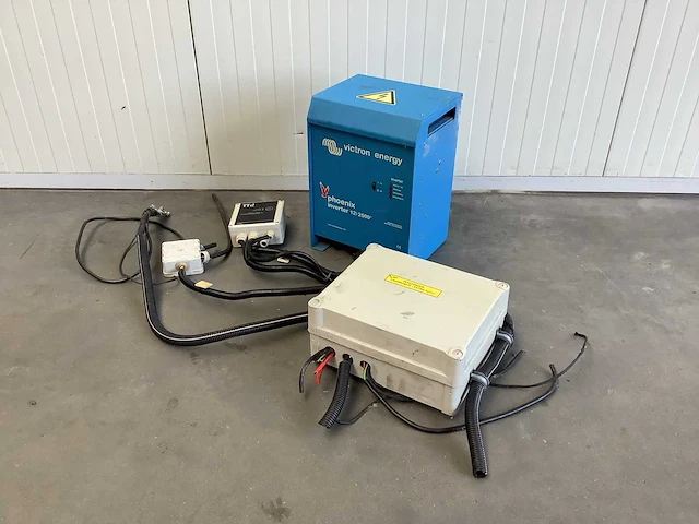 Victron energy phoenix omvormer - afbeelding 1 van  8