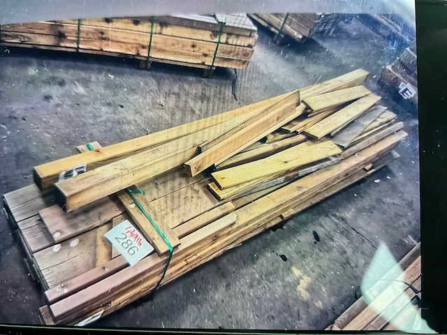 Vidaxl speeltoestel met glijbaan en schommels 235x385x268 cm - afbeelding 5 van  5