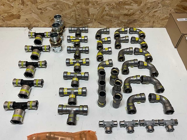 Viega en henco partij perskoppelingen (51x) - afbeelding 1 van  9