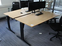 Vier a-symmetrische tafels in hoogte verstelbaar afm. 180 x 100 cm - afbeelding 1 van  3