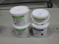 Vier aangebroken emmers schoonmaakmiddelen w.o. fibresafe gold. - afbeelding 1 van  2
