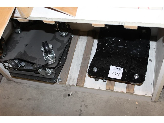 Vier automovers 39 x 31 cm. - afbeelding 2 van  3