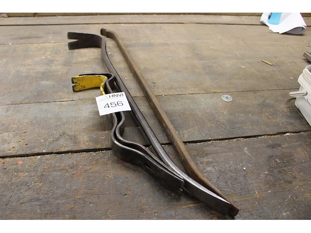 Vier breekijzers / koevoeten. - afbeelding 1 van  1