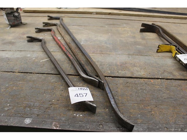 Vier breekijzers / koevoeten. - afbeelding 1 van  1