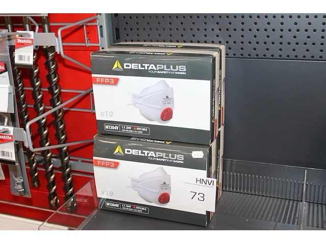 Vier dozen halfgelaatsmaskers deltaplus ffp3 - afbeelding 1 van  2