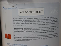 Vier emmers met dooikorrels. - afbeelding 2 van  2