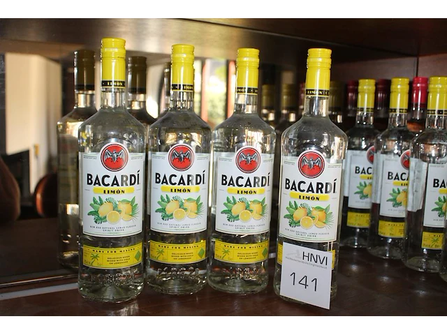 Vier flessen bacardi lemon. - afbeelding 1 van  2