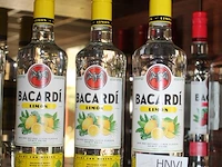 Vier flessen bacardi lemon. - afbeelding 2 van  2