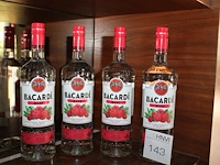 Vier flessen bacardi razz. - afbeelding 1 van  2