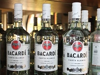Vier flessen bacardi rum. - afbeelding 2 van  2