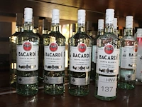 Vier flessen bacardi rum. - afbeelding 1 van  2