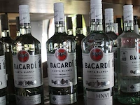 Vier flessen bacardi rum. - afbeelding 2 van  2