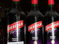 Vier flessen coebergh kersen. - afbeelding 2 van  2