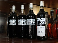 Vier flessen dropshot. - afbeelding 1 van  2
