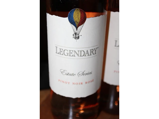 Vier flessen rose wijn legendary estate series. pinot noir 2022. - afbeelding 2 van  2