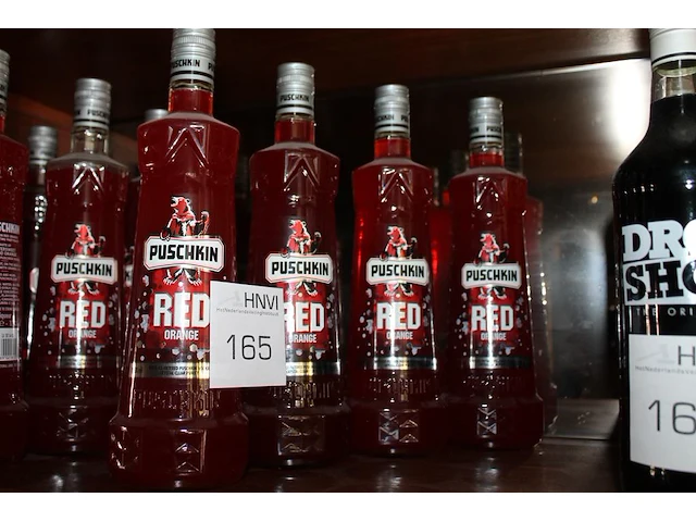 Vier flessen vodka puschkin red orange. - afbeelding 1 van  2
