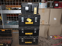 Vier gereedschapskoffers dewalt. - afbeelding 1 van  2