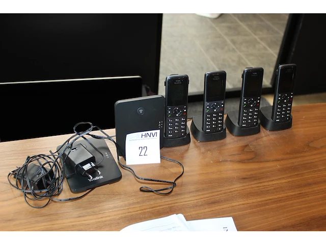Vier handheld telefoons yealink. - afbeelding 1 van  2