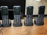 Vier handheld telefoons yealink. - afbeelding 2 van  2