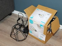Vier hanglampen eglo e27 in twee uitvoeringen met doorsnedes 15 en 20 cm. let op! - afbeelding 1 van  3