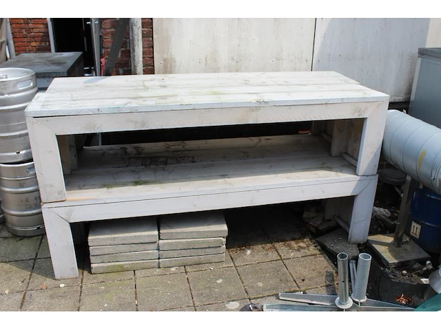 Vier houten banken 200 x 39 x 50 cm. - afbeelding 2 van  2