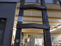 Vier houten dakladders in 4 lengtes w.o. 4 meter. - afbeelding 2 van  4