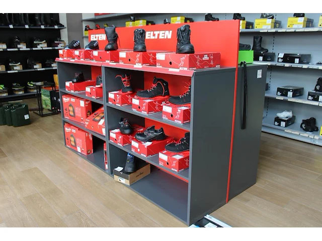 Vier houten showstellingen. afmeting 121 x 52 x 125 cm. afhalen vanaf 12.00 uur - afbeelding 2 van  2
