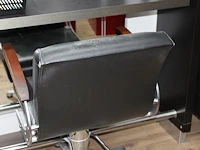 Vier kapstoelen met pompvoet en kunstlederen bekleding. - afbeelding 8 van  8