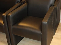 Vier kunstlederen fauteuils. - afbeelding 2 van  2