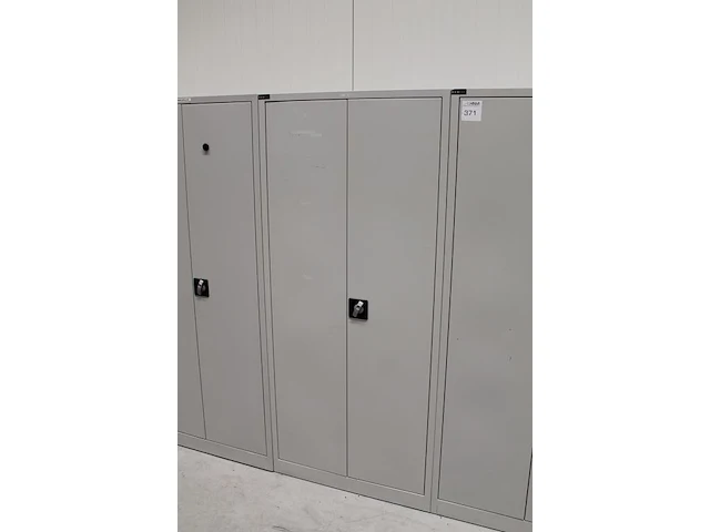 Vier magazijnkasten hahebo met afmeting 80 x 40 x 180 cm. - afbeelding 2 van  3