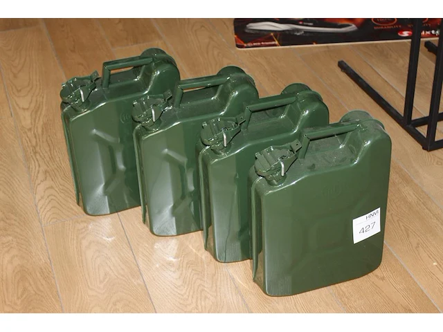 Vier metalen jerrycans 10l met vultrechter - afbeelding 1 van  2