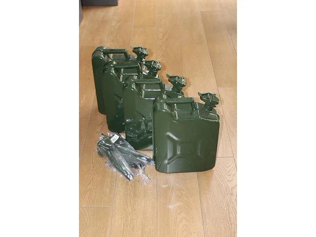 Vier metalen jerrycans 10l met vultrechter - afbeelding 2 van  2