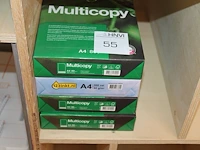 Vier pakken a4-papier. - afbeelding 1 van  1