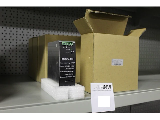 Vier power supplies nn type dc48v5a-din, input 100 v - 240 v, max. output 250 w, afm. 12,35 x 4,10 x 11 cm - afbeelding 1 van  2