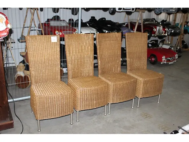Vier rotan eetkamerstoelen - afbeelding 1 van  1