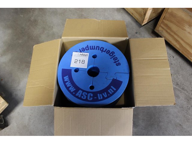 Vier steigerbumpers asc. - afbeelding 1 van  2