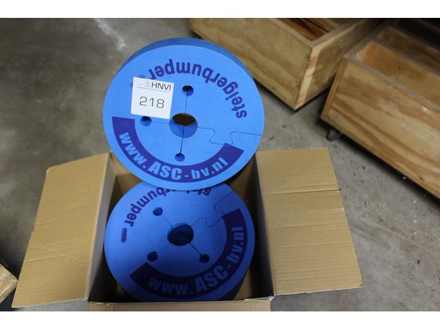 Vier steigerbumpers asc. - afbeelding 2 van  2