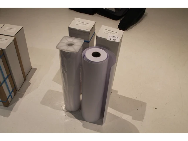 Vier (waarvan een aangebroken) rollen fotopapier rocket pe250 satin 610 mm x 45 m: 50.8 mm - afbeelding 4 van  5