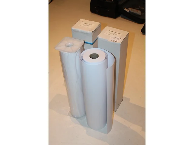 Vier (waarvan een aangebroken) rollen fotopapier rocket pe250 satin 610 mm x 45 m: 50.8 mm - afbeelding 5 van  5