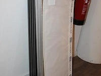 Vier zwarte en drie aluminiumkleurige fotolijsten 35 x 100 cm - afbeelding 2 van  2