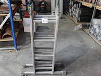 Vierdelige ladder hendriks 2043 met 4x 4 treden. - afbeelding 1 van  2