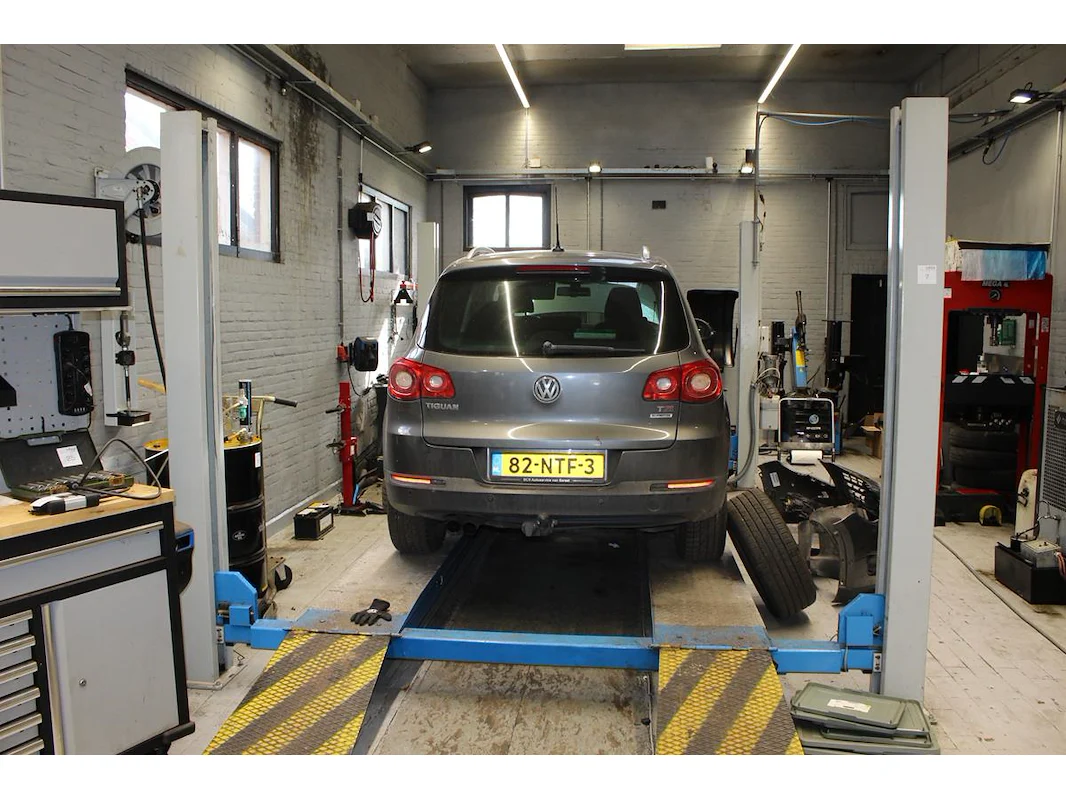 Faillissement redeker automotive inventaris|gereedschappen 1 kavels r001-r236