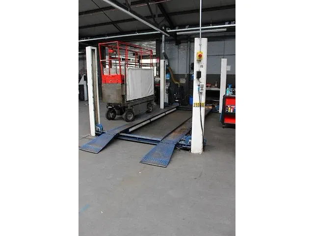 Vierkoloms hefbrug stertil koni type alh maximale draaglast 3500 kg. afm. 500 x 290 cm. bouwjaar onbekend. - afbeelding 2 van  3