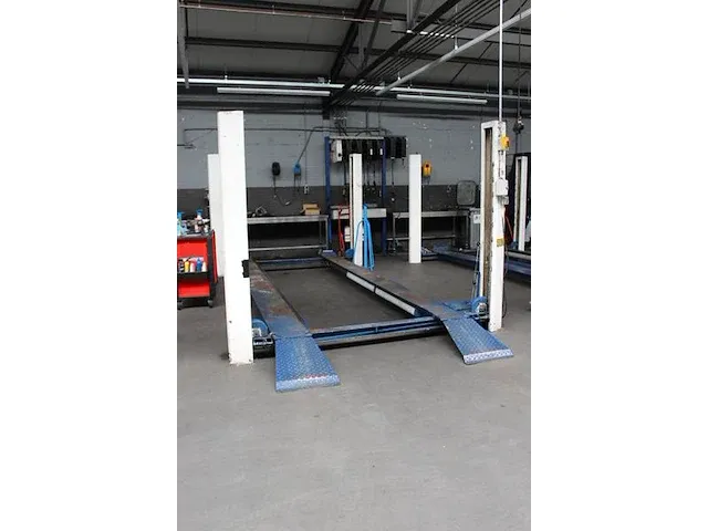 Vierkoloms hefbrug stertil koni type alh maximale draaglast 3500 kg. afm. 500 x 290 cm. bouwjaar onbekend. - afbeelding 2 van  3