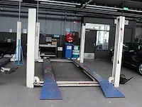 Vierkoloms hefbrug stertil koni type ko 4035 maximale draaglast 3500 kg. afm. 500 x 290 cm. bouwjaar 1951. - afbeelding 2 van  3