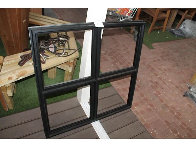 Viervaks aluminium kozijn, 100 x 100 cm. let op: exclusief glas. - afbeelding 1 van  3