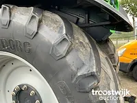 Vierwielaangedreven landbouwtractor - afbeelding 6 van  19