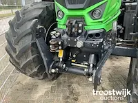Vierwielaangedreven landbouwtractor - afbeelding 8 van  19